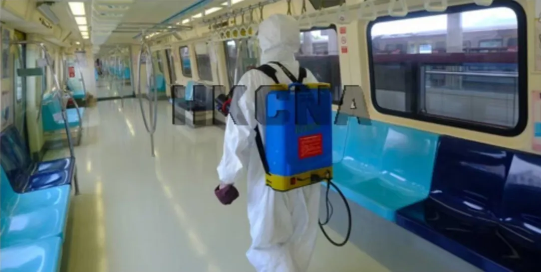 捷運車廂內消毒作業